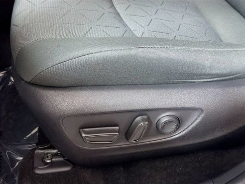 Certified 2022 Toyota RAV4 XLE w/ XLE Grade Weather Package AWD/4WD image 17