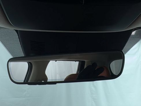 New 2026 Kia Carnival EX FWD image 32