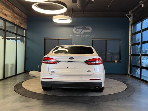 Used 2020 Ford Fusion SE FWD image 4