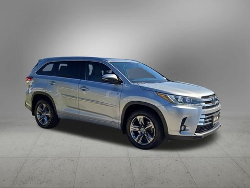 Used 2018 Toyota Highlander Limited Platinum AWD/4WD image 8