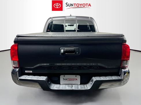 Used 2018 Toyota Tacoma SR5 image 5