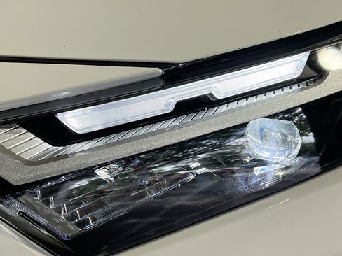 Used 2024 Toyota RAV4 XLE image 12