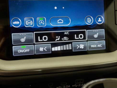 Used 2025 Subaru Outback Premium w/ Popular Package #1A AWD/4WD image 17