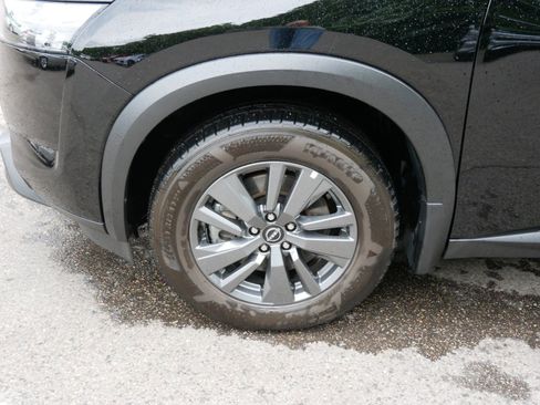 Certified 2024 Nissan Pathfinder SV AWD/4WD image 9