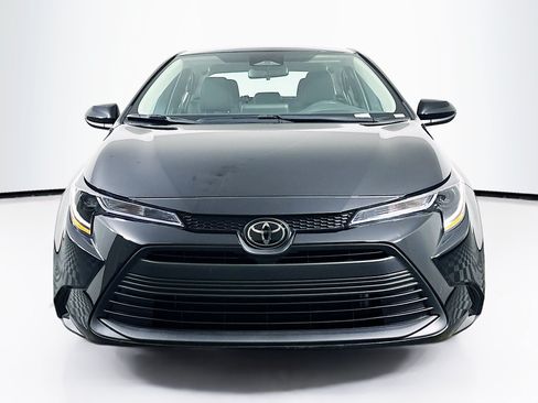 Used 2026 Toyota Corolla LE FWD image 2