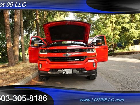 Used 2018 Chevrolet Silverado 1500 LT w/ All Star Edition image 29