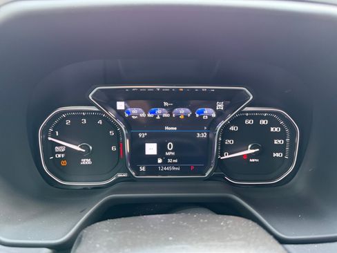 Used 2021 GMC Yukon AT4 w/ Rear Media and Nav Package AWD/4WD image 13