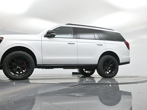 New 2025 Ford Expedition Platinum w/ Stealth Performance Package image 7