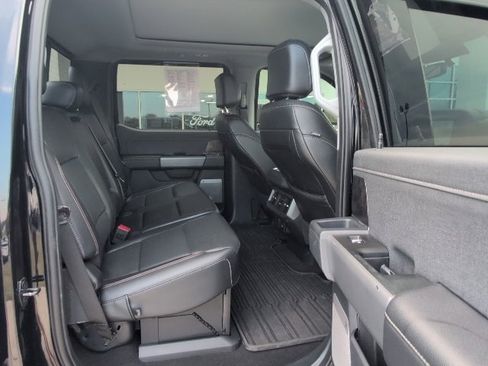 Used 2023 Ford F250 Lariat w/ Sport Appearance Package image 14