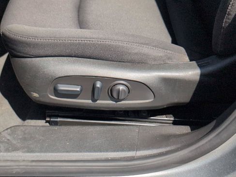 Used 2024 Chevrolet Malibu LT FWD image 18