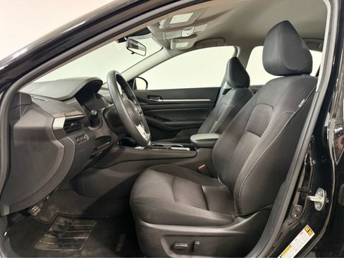 Used 2023 Nissan Altima 2.5 SV FWD image 13
