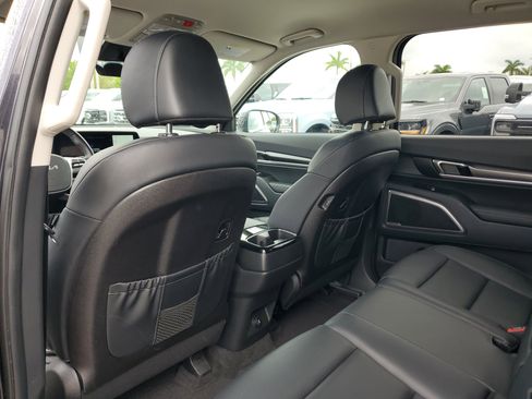 Used 2025 Kia Telluride LX FWD image 14