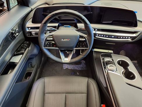 New 2026 Cadillac Lyriq V image 10