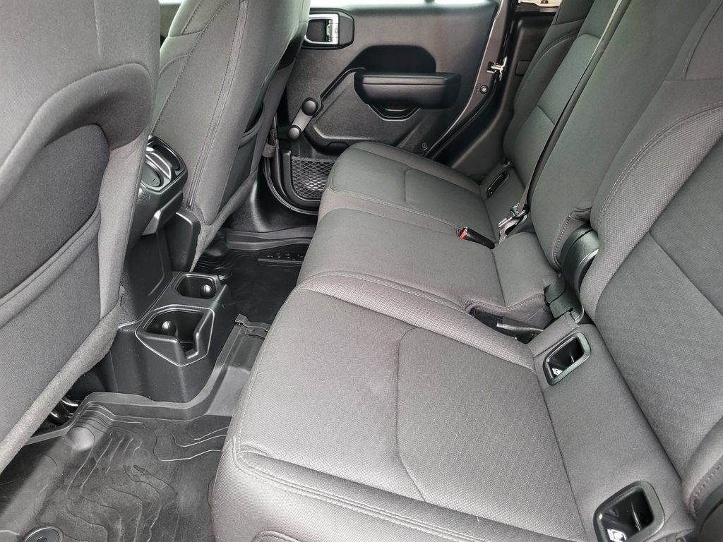 Used 2022 Jeep Gladiator Sport AWD/4WD image 31