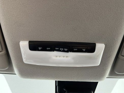 Used 2025 Nissan Versa S w/ Trunk Package FWD image 28