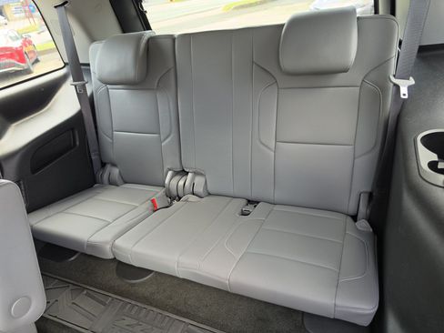 Used 2018 Chevrolet Tahoe LT w/ Luxury Package AWD/4WD image 14