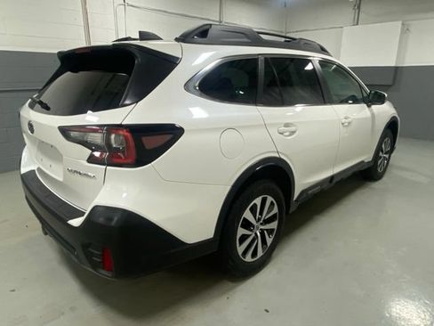Used 2022 Subaru Outback Premium AWD/4WD image 3