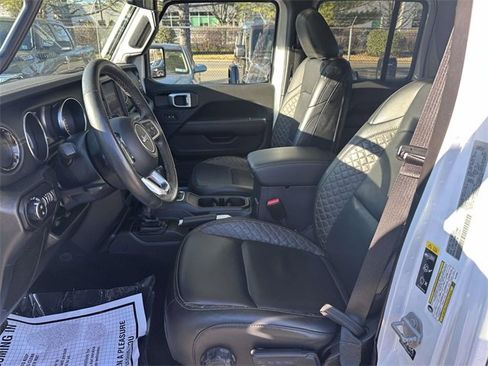 Certified 2022 Jeep Gladiator Overland image 16