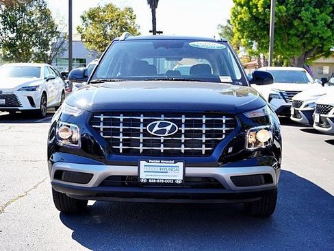 Certified 2026 Hyundai Venue SEL image 5