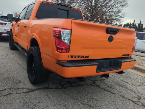 Used 2017 Nissan Titan PRO-4X image 4