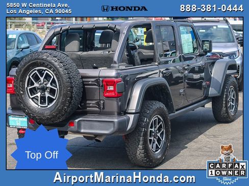 Used 2025 Jeep Wrangler Unlimited Rubicon AWD/4WD image 12