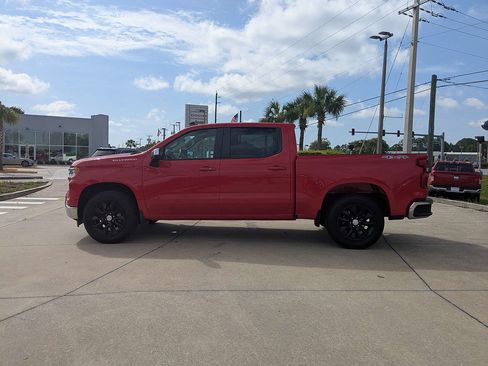 Used 2024 Chevrolet Silverado 1500 LT AWD/4WD image 6