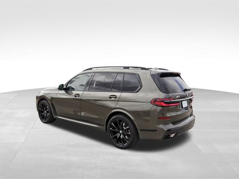 Used 2023 BMW X7 xDrive40i w/ M Sport Package image 3