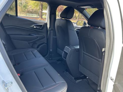 Certified 2026 Chevrolet Trax RS w/ Sunroof Package image 38