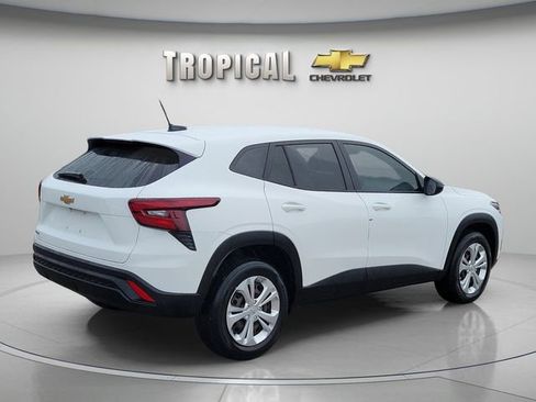 Used 2024 Chevrolet Trax LS image 3