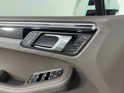 Certified 2026 Porsche Macan image 21