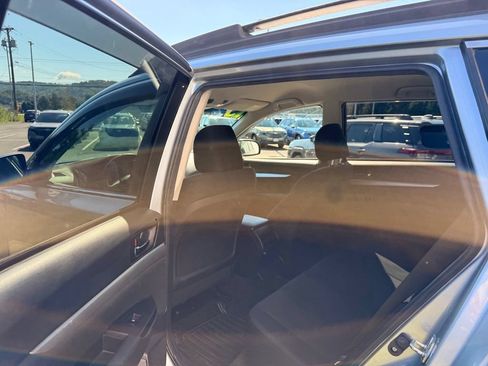Used 2013 Subaru Outback 2.5i Premium w/ All-Weather Pkg AWD/4WD image 15