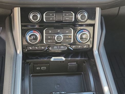 Used 2023 GMC Yukon XL Denali image 36