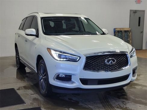 Used 2018 INFINITI QX60 Base w/ Premium Plus Package image 3