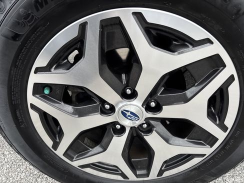 Used 2020 Subaru Forester Premium image 9