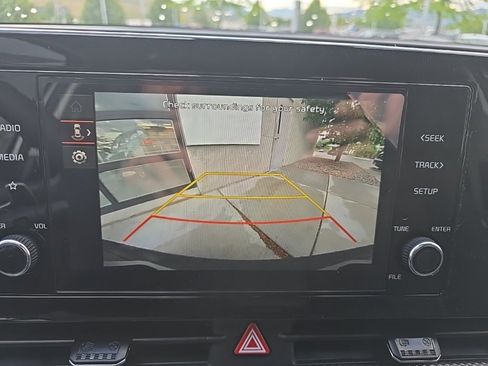 New 2025 Kia Sportage LX image 16