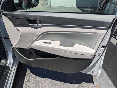 Used 2018 Hyundai Elantra SEL FWD image 18
