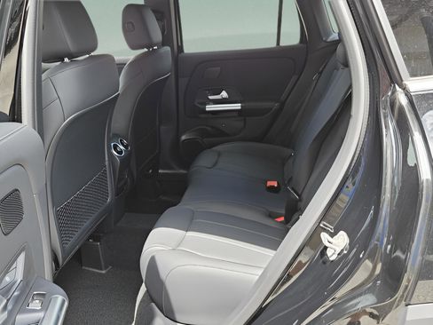 New 2025 Mercedes-Benz GLA 250 image 10