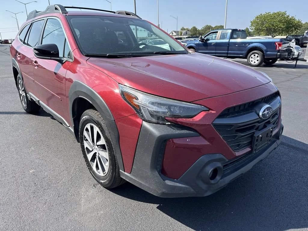 Used 2025 Subaru Outback Premium AWD/4WD image 5