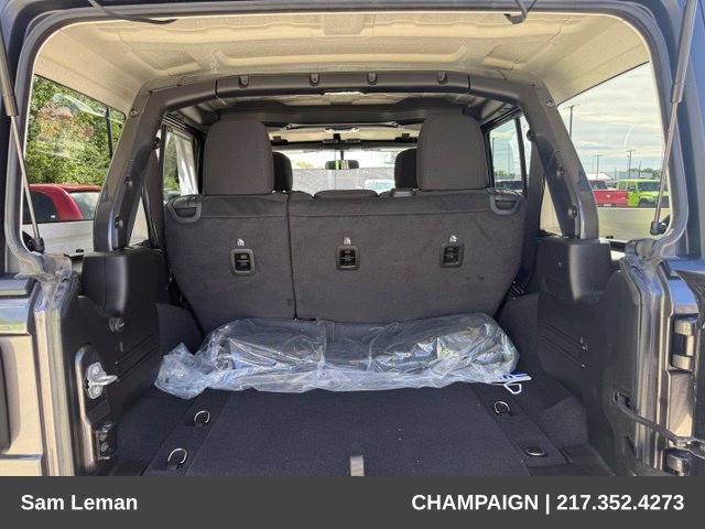 Used 2023 Jeep Wrangler Unlimited Sport AWD/4WD image 31