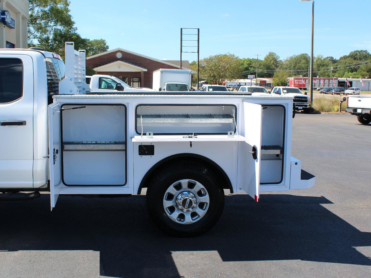 Used 2024 Ford F350 XLT w/ FX4 Off-Road Package AWD/4WD image 19