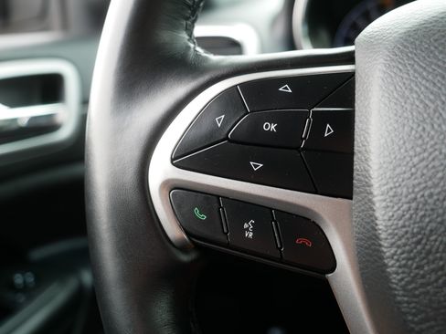 Used 2022 Jeep Grand Cherokee Laredo X AWD/4WD image 28