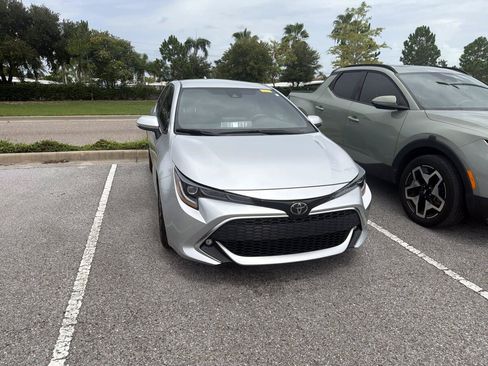 Used 2021 Toyota Corolla XSE FWD image 11