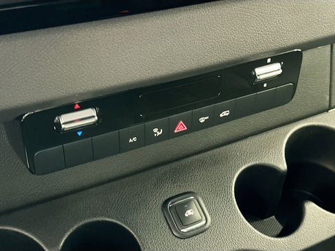 Used 2023 Mercedes-Benz Sprinter 144 Cargo image 17