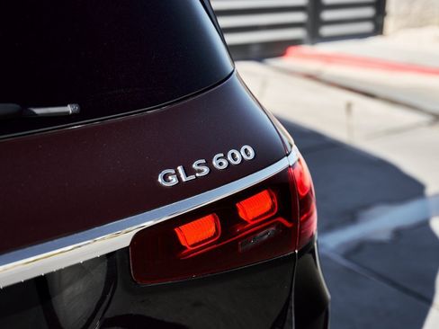 Used 2024 Mercedes-Benz Maybach GLS 600 4MATIC image 16