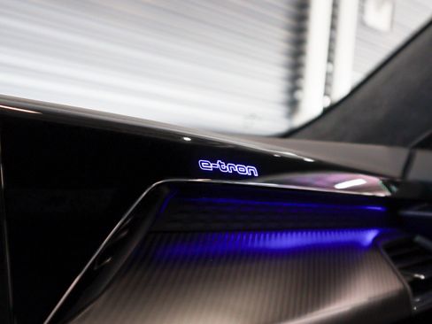 Used 2023 Audi RS e-tron GT w/ Carbon Performance Package image 22