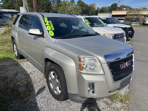 Used 2014 GMC Terrain SLE image 2