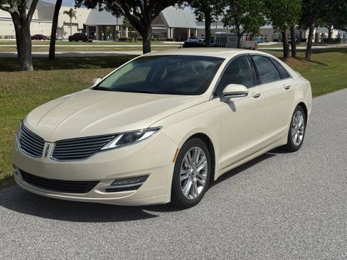 Used 2015 Lincoln MKZ Hybrid w/ Equipment Group 201A Select FWD image 4