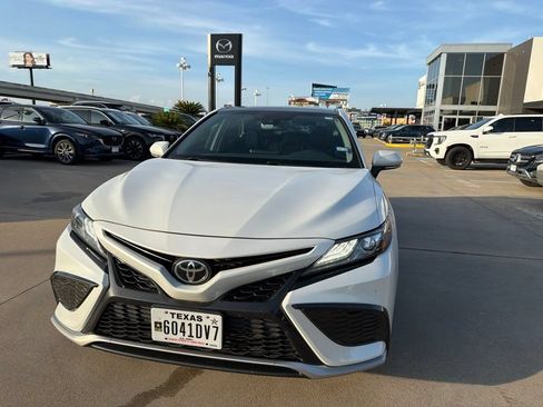Used 2021 Toyota Camry XSE FWD image 8