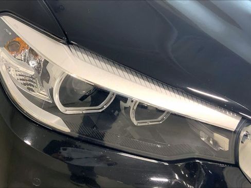 Used 2019 BMW 530i xDrive w/ Convenience Package image 27