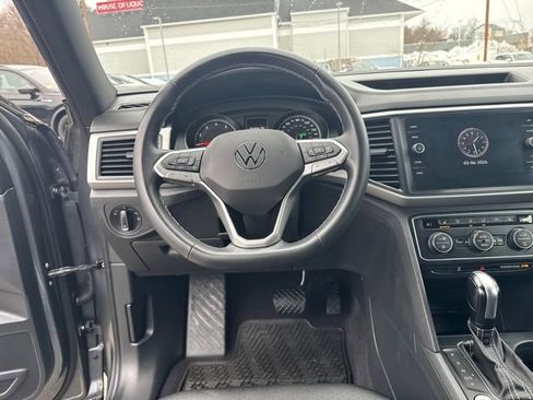 Certified 2021 Volkswagen Atlas Cross Sport SE image 17